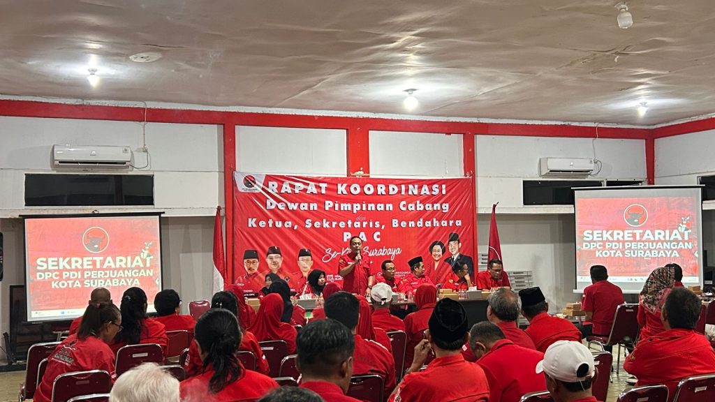 Wakil Sekretaris Bid.Internal saat memaparkan tahapan Konferda dan Konfercab ke PAC Se-Kota Surabaya