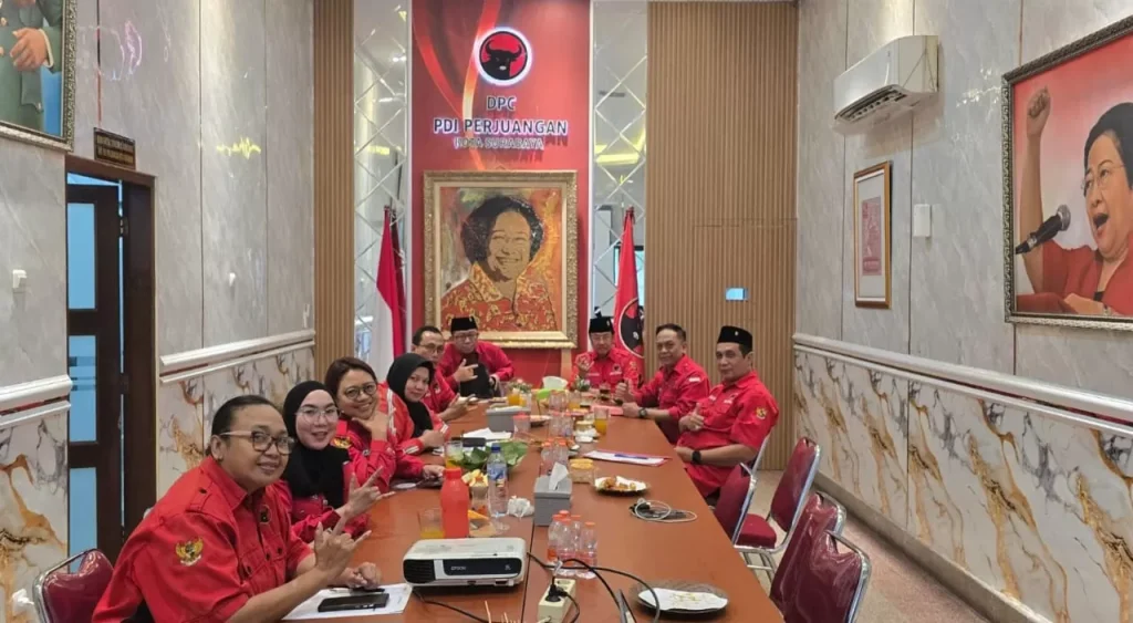 Tindaklanjuti Arahan Ketum, PDIP Surabaya Salurkan Donasi untuk Sumatera